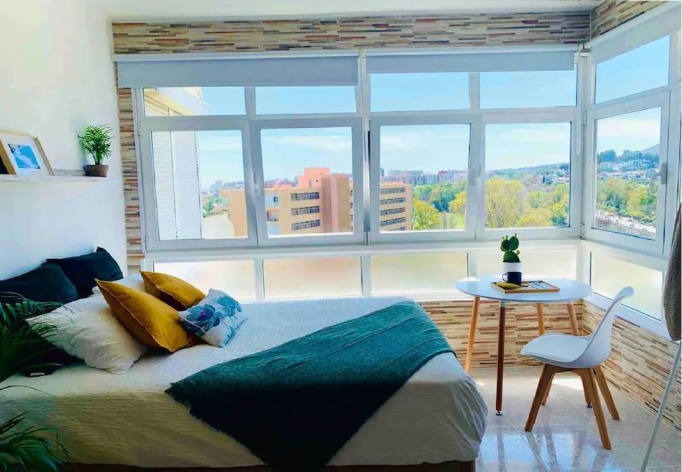 Alterhome Luminoso Estudio Con Piscina Y Maravillosas Vistas Torremolinos Zewnętrze zdjęcie