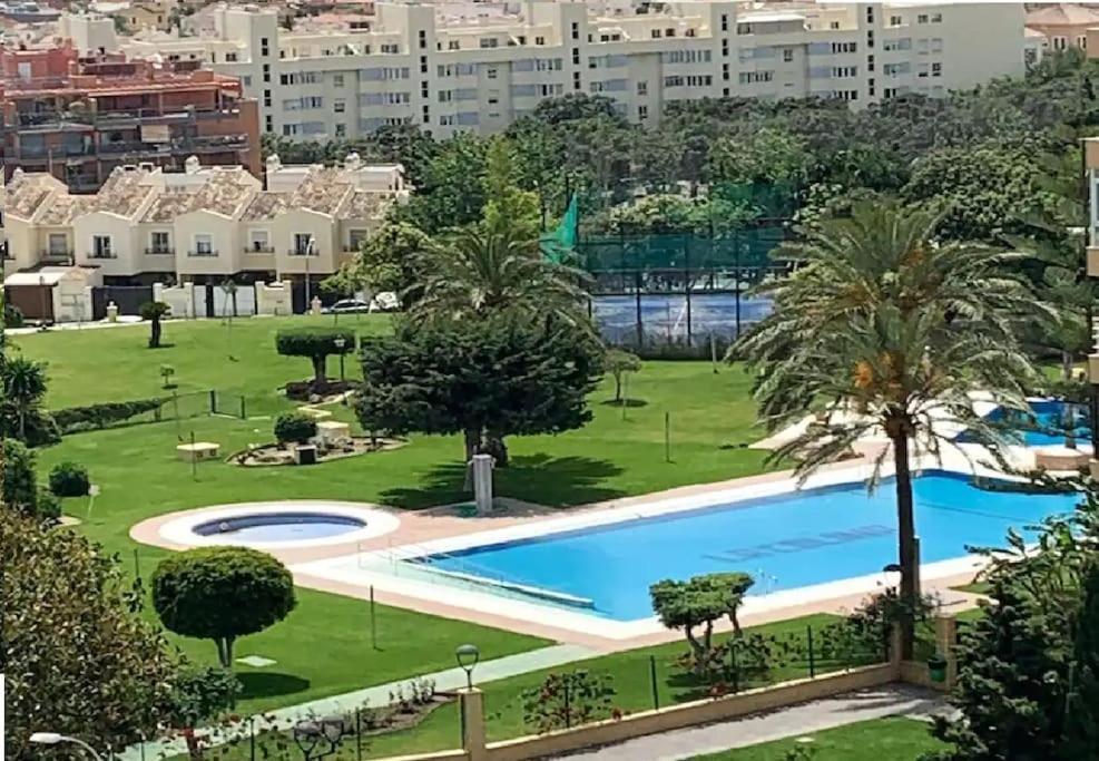 Alterhome Luminoso Estudio Con Piscina Y Maravillosas Vistas Torremolinos Zewnętrze zdjęcie